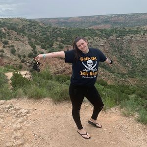 Meet your Posher, Danielle